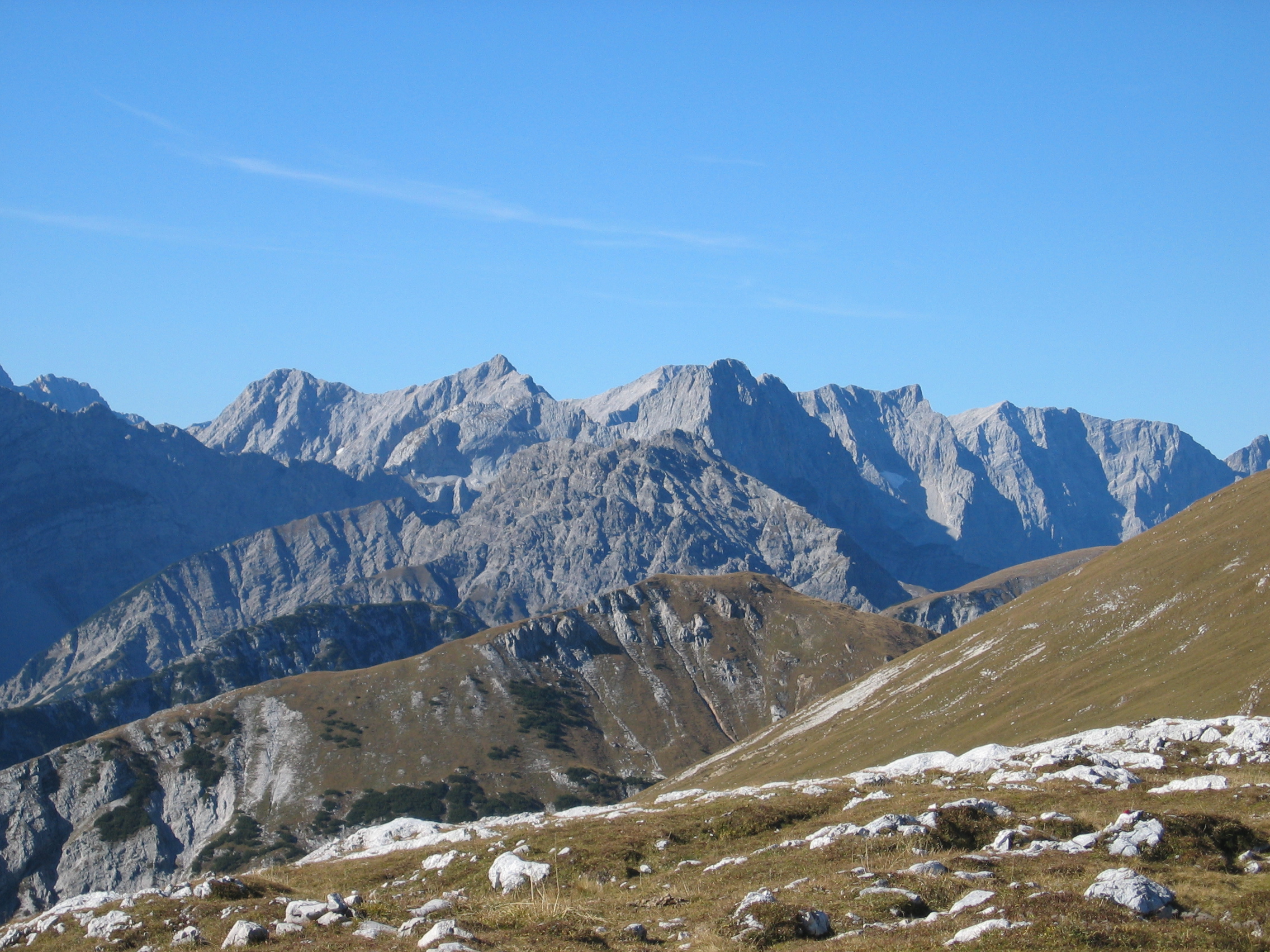 Lamsenspitze, davor der Rauhe Kn&ouml;ll