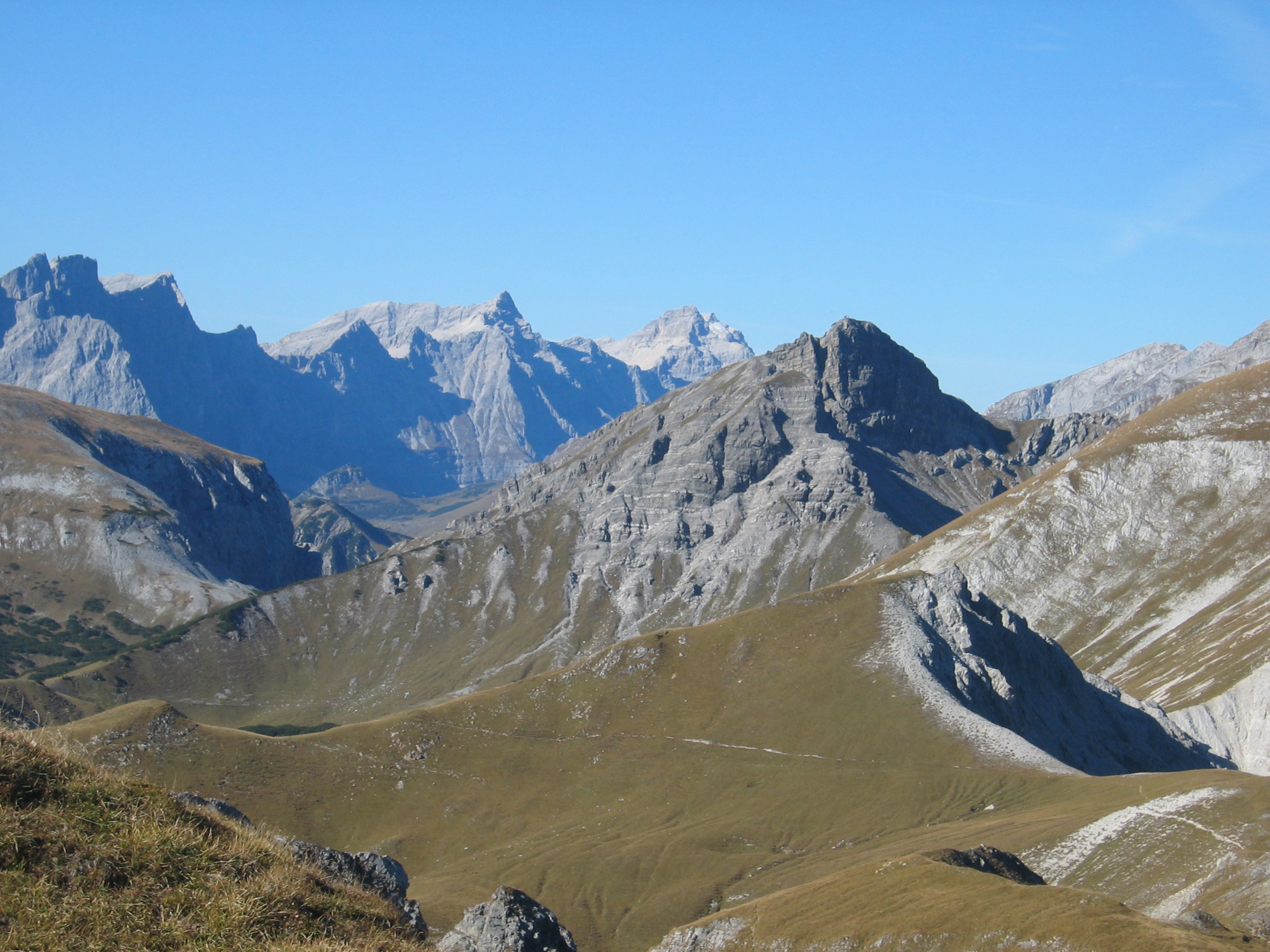 Rappenspitze vor Kaltwasserkarspitze und Birkkarspitze