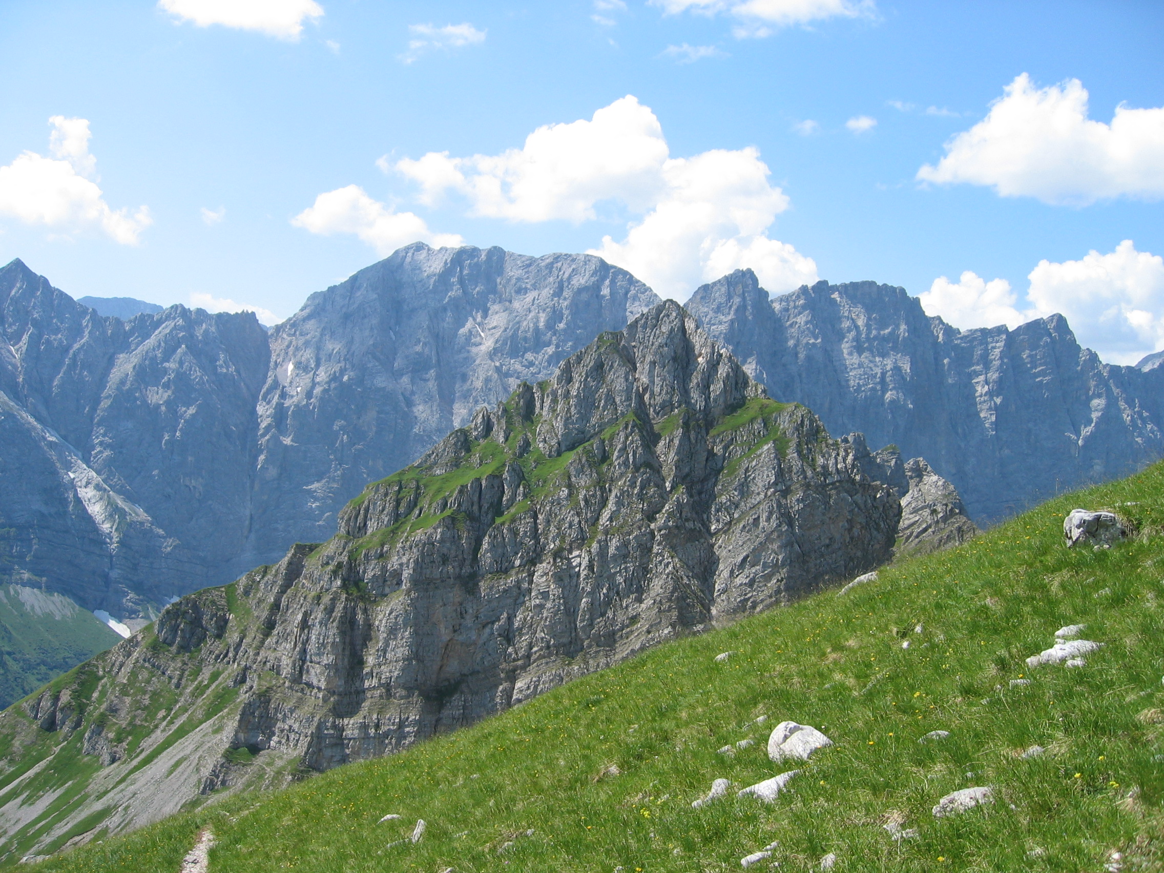 Gumpenspitze vor Grubenkarspitze und Dreizinkenspitze