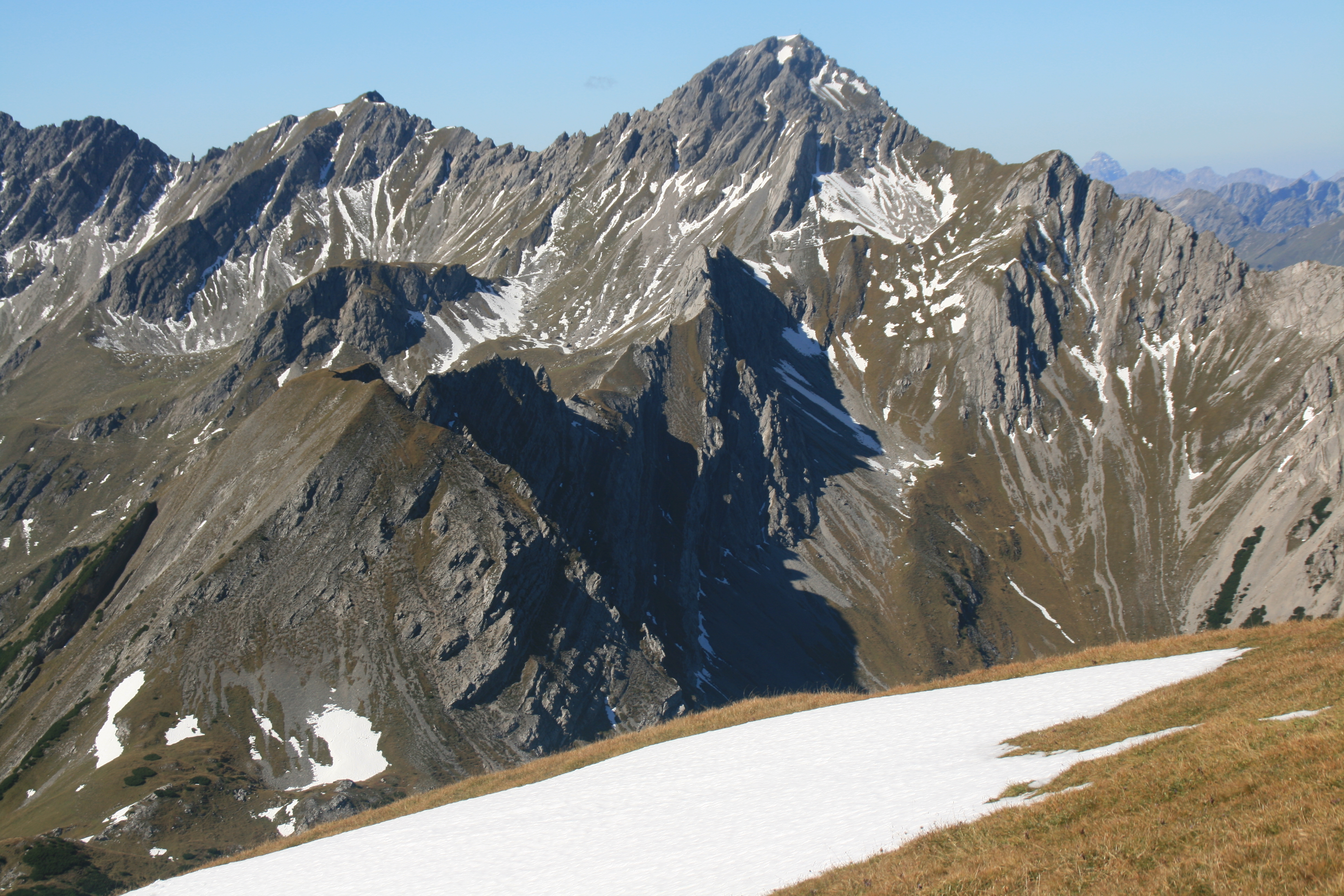 Abstieg zum Bichlbacher Jöchle; Roter Stein