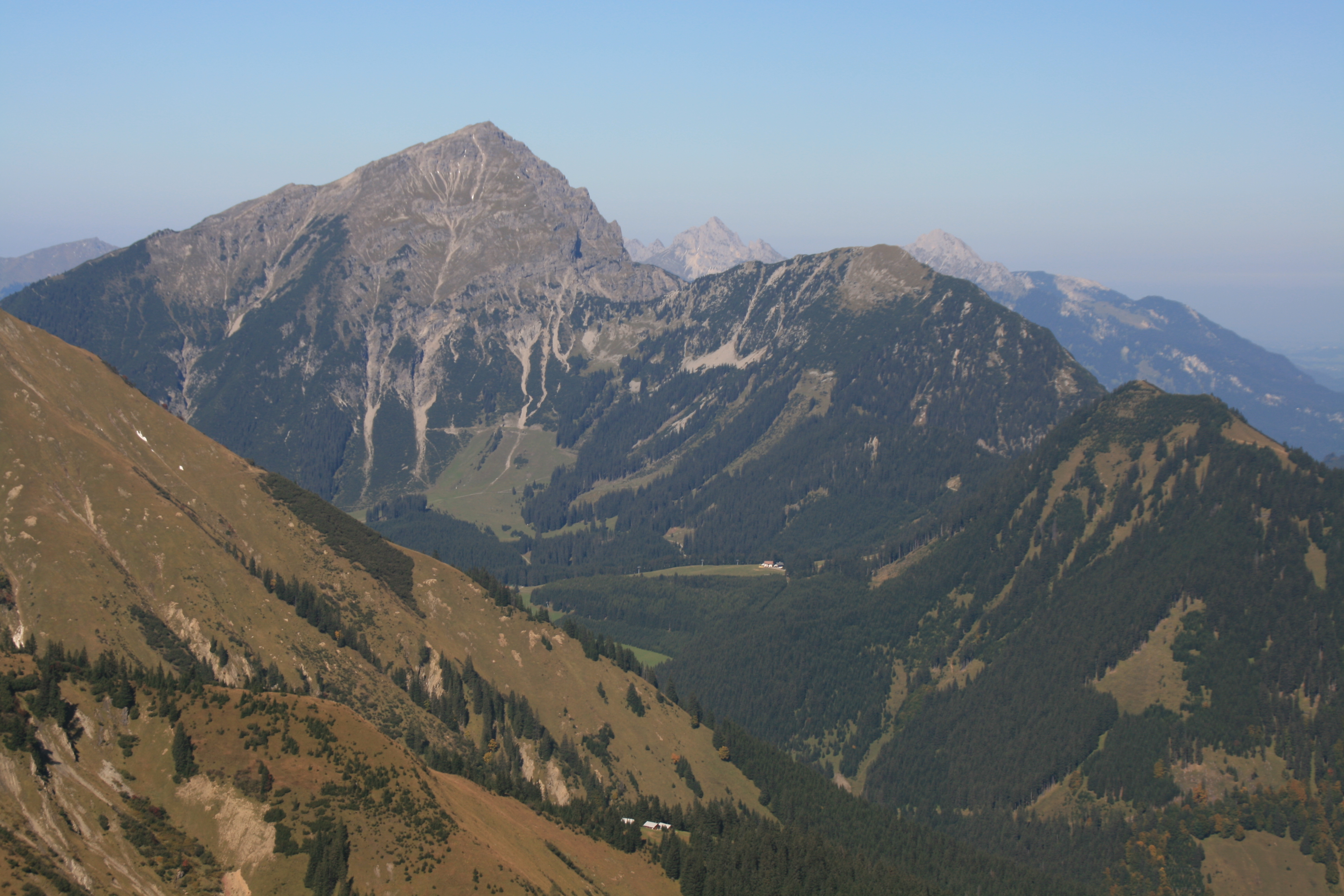 Thaneller, im Hintergrund Kellespitze und Gehrenspitze