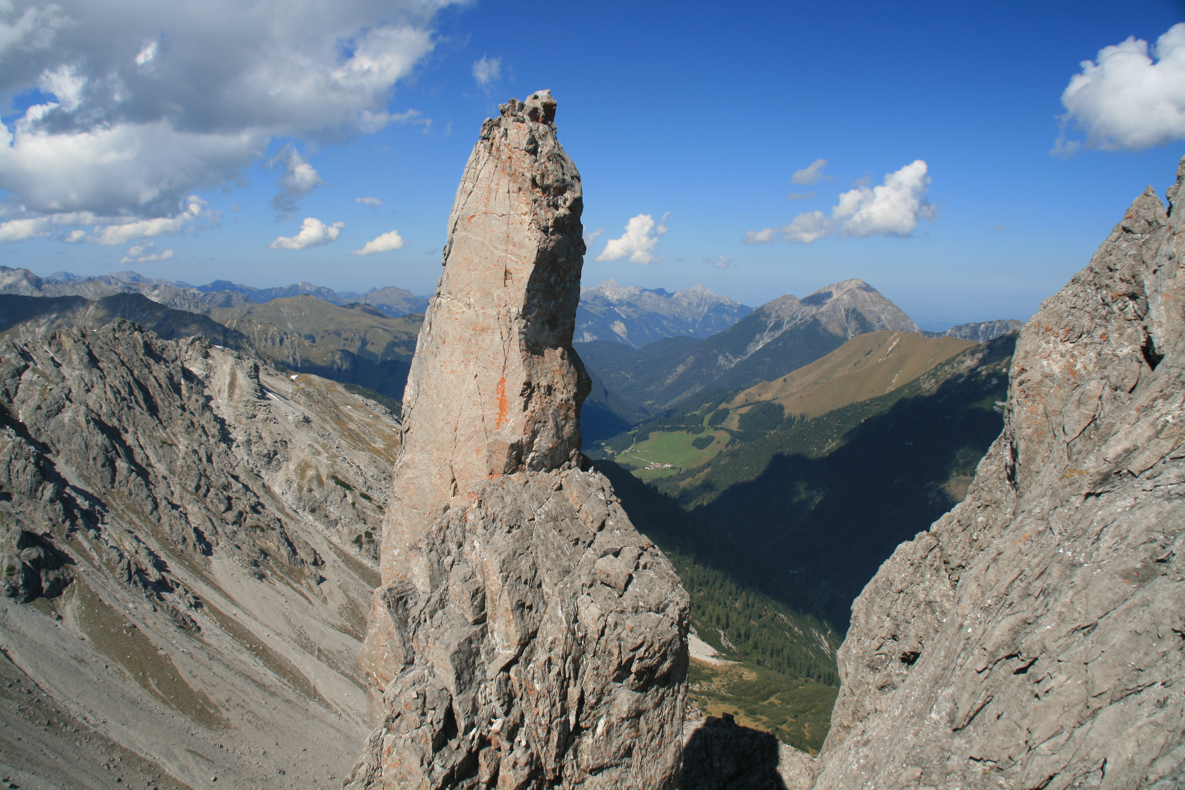 Fast wie im Bergell; im Hintergrund der Thaneller