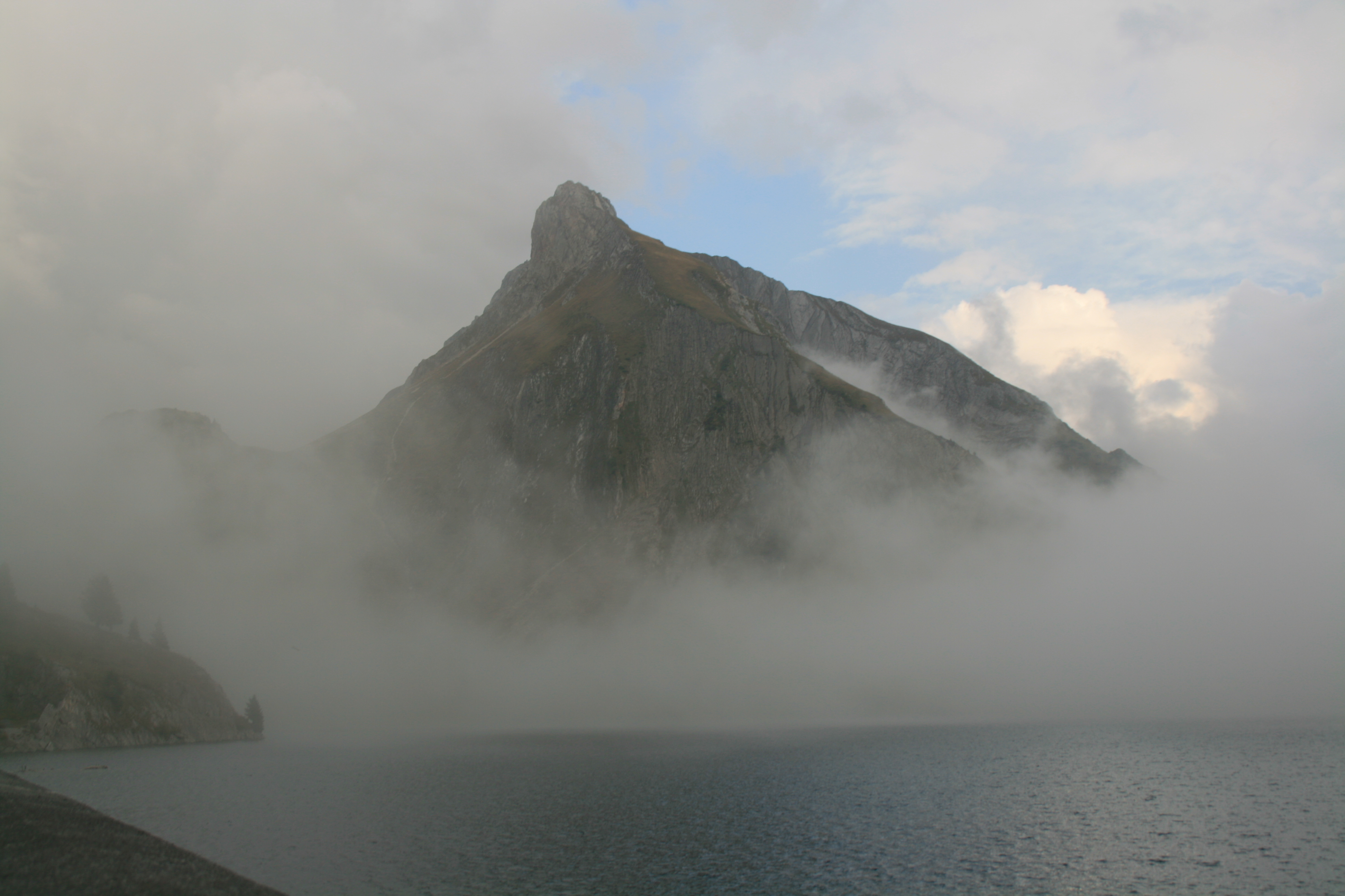 Nebel über dem Spullersee