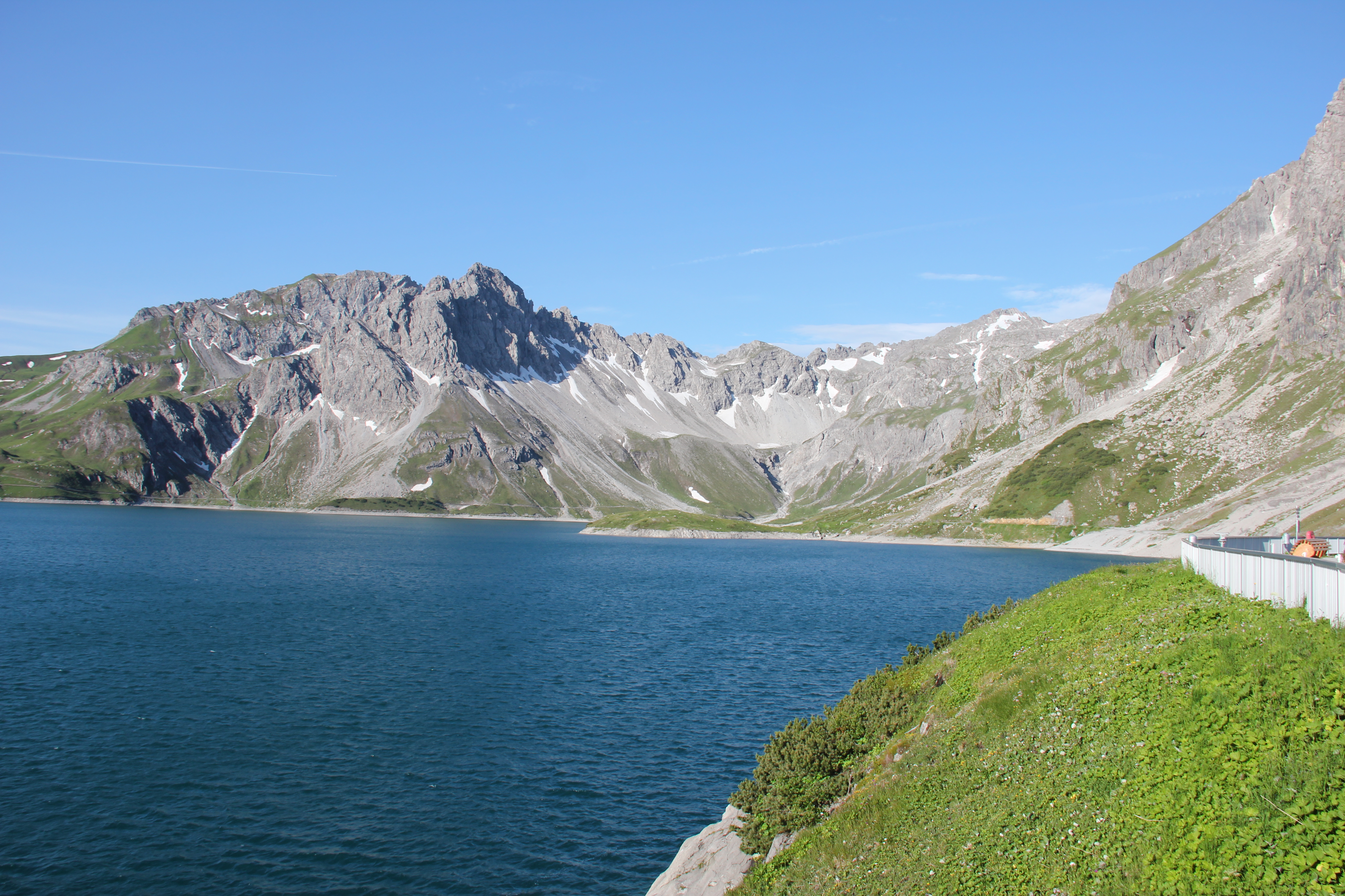 An der Staumauer des Lünersees