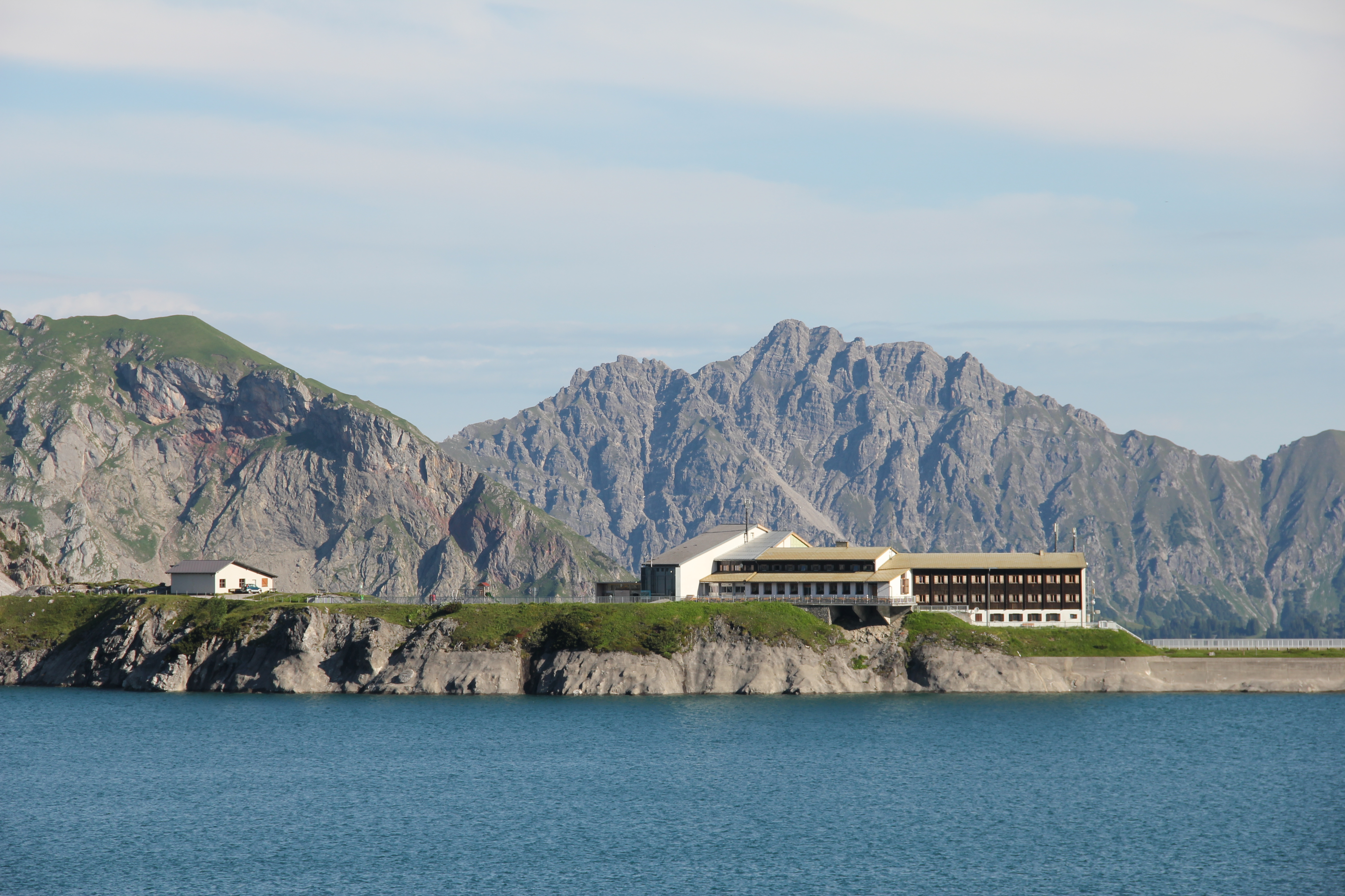 Rückblick zur Douglass-Hütte (Zoom)