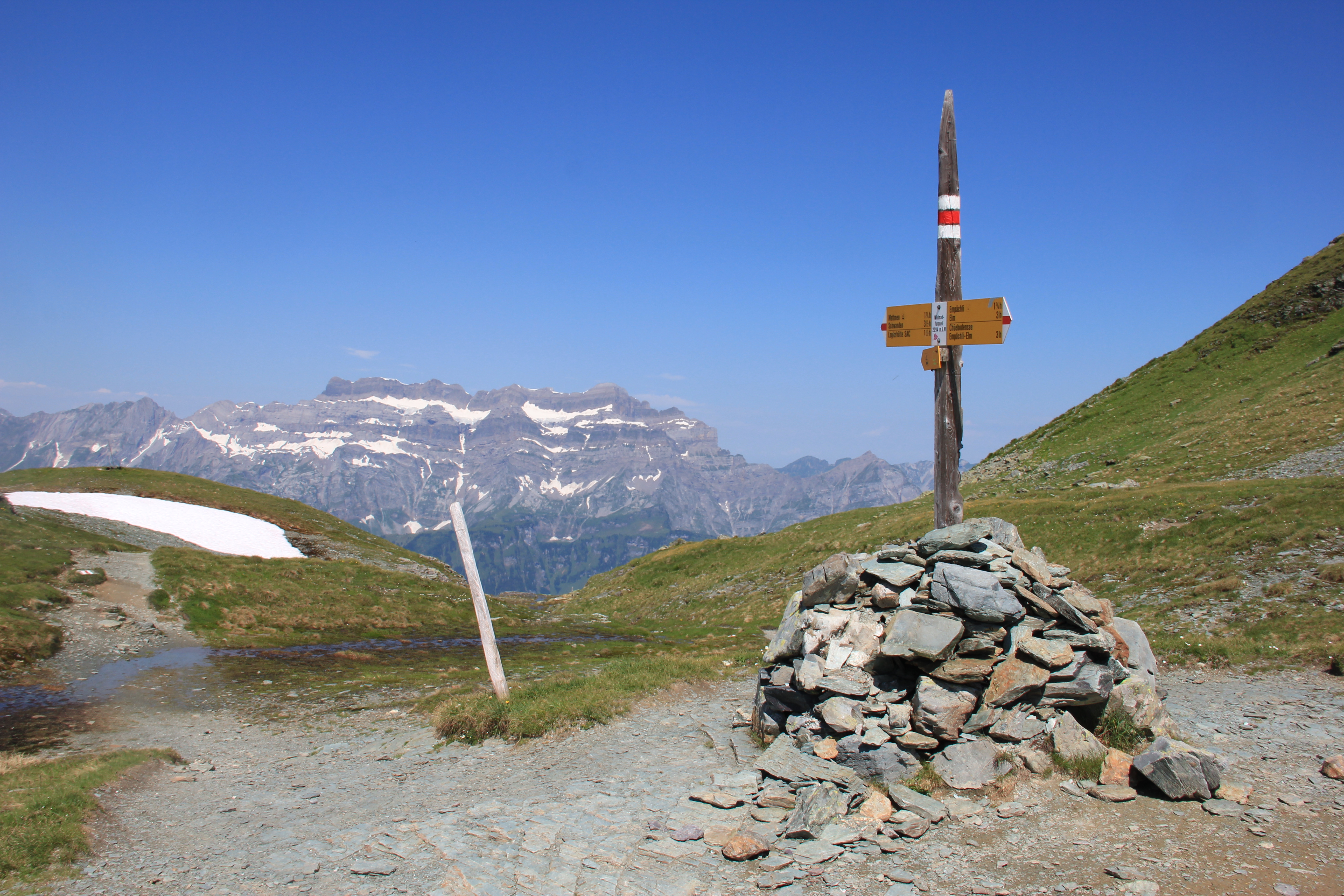 Wildmadfurggeli; im Hintergrund das Glärnisch-Massiv