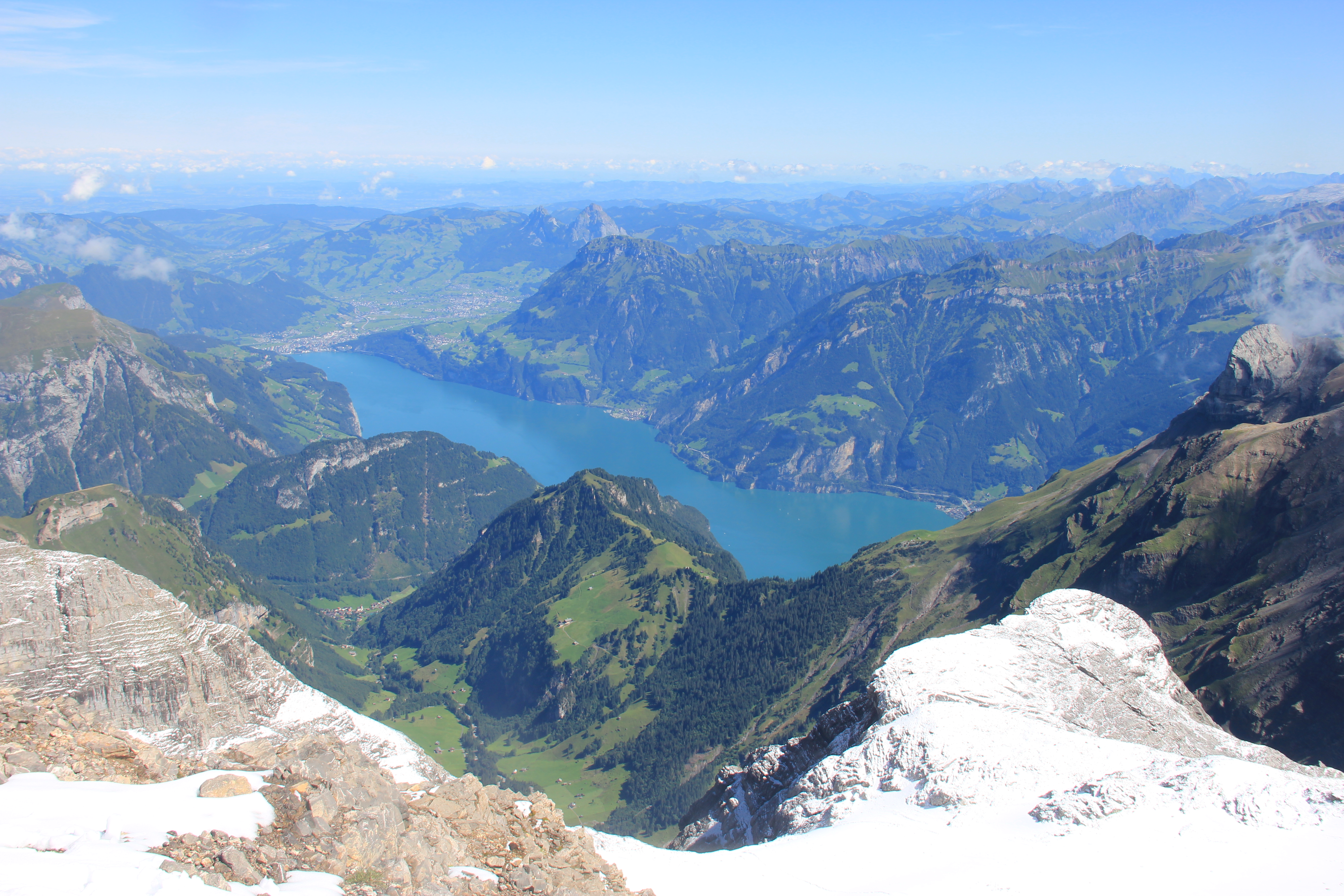 Tiefblick zum Urnersee