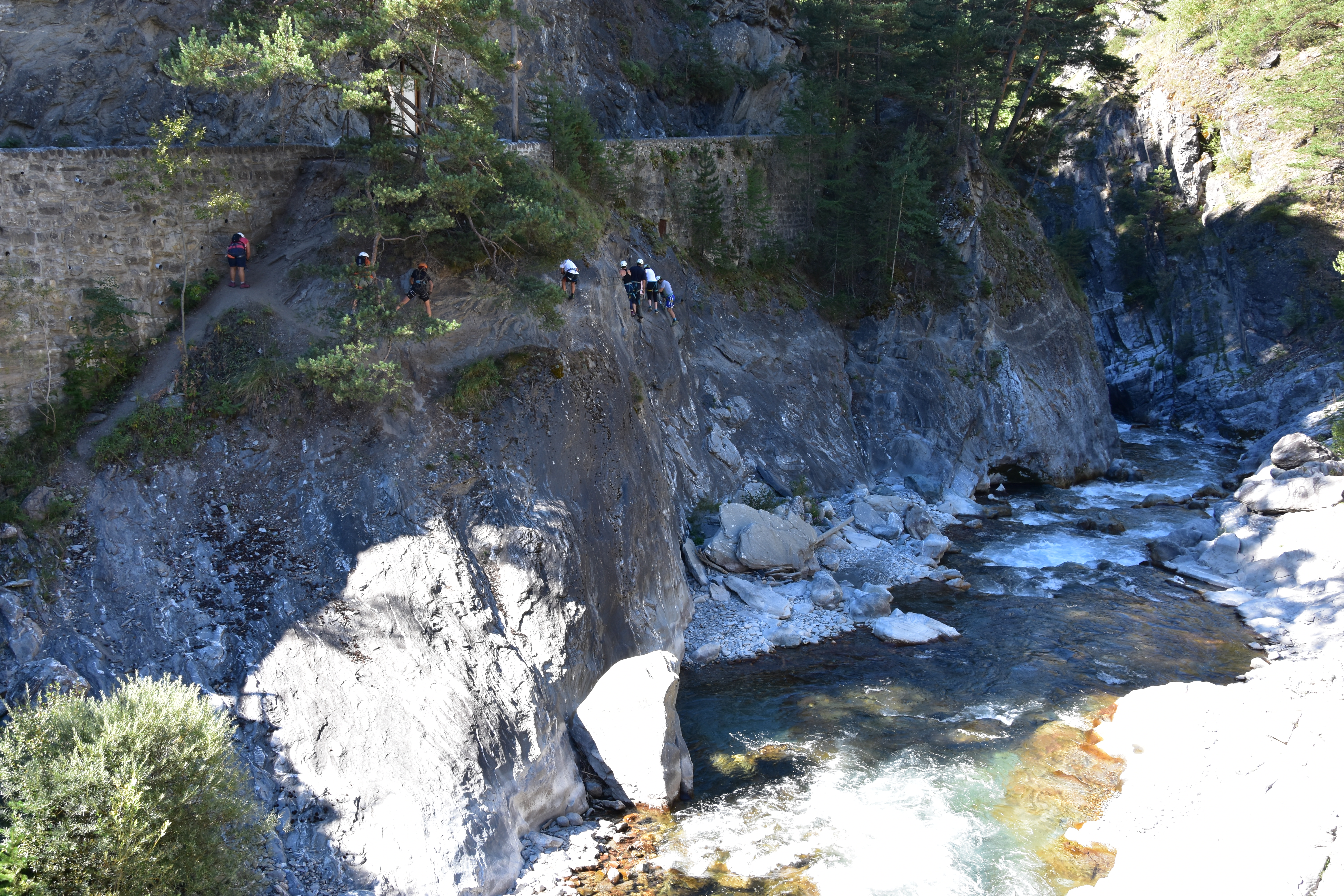 Klettersteig &uuml;ber dem Bach